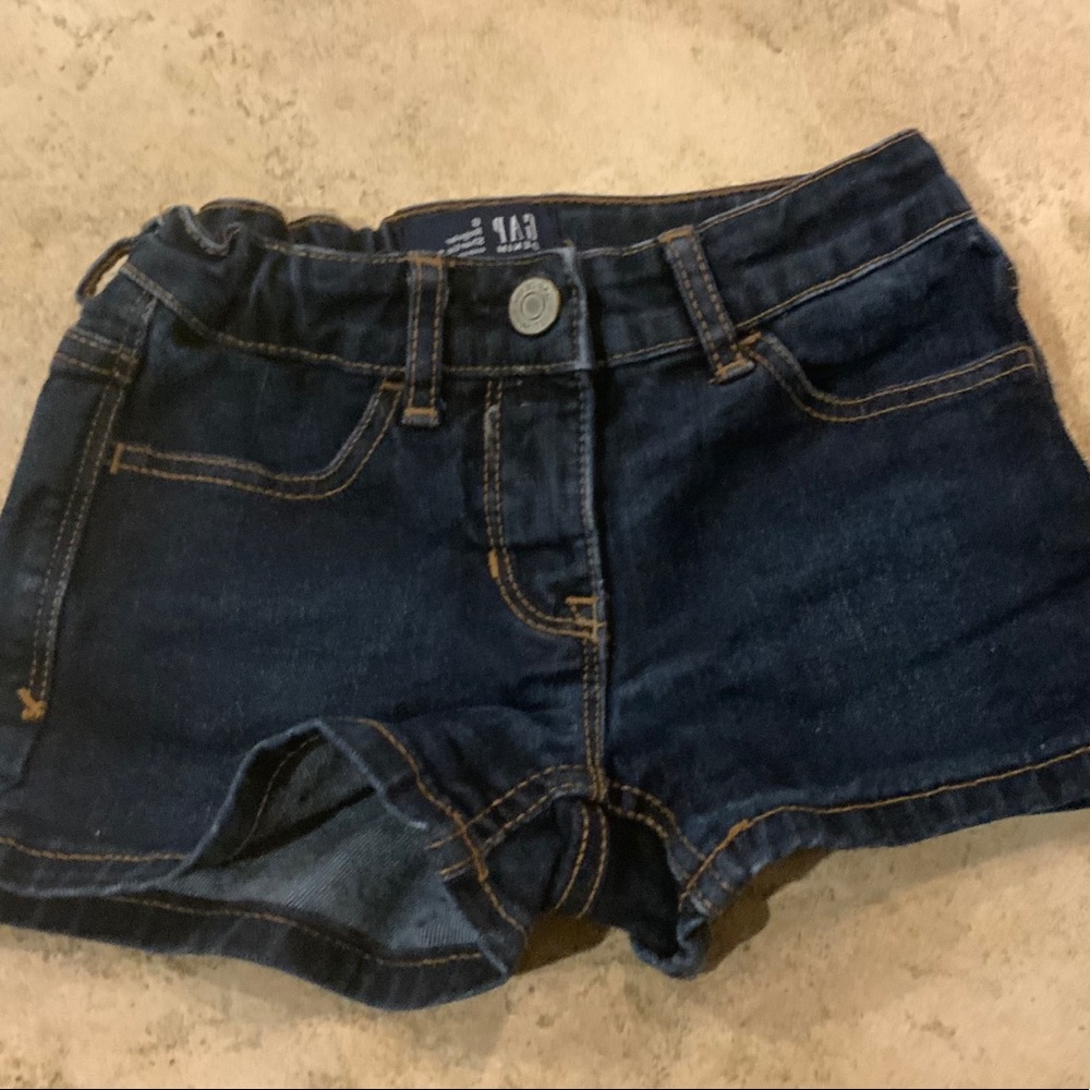 Blue shorty short jeans little girl